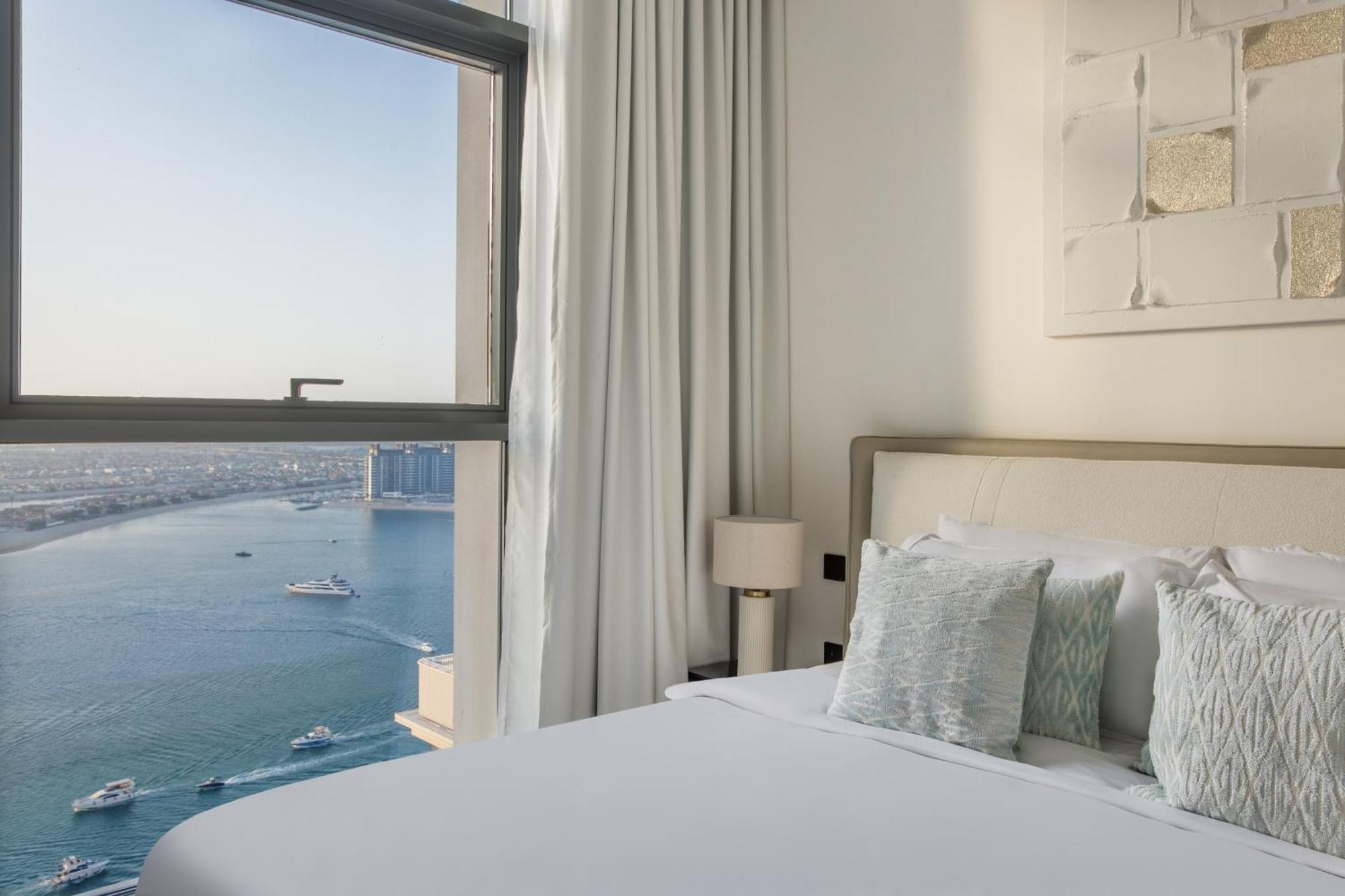 High Floor Beachfront 1br W Sunset & Sea View! * Dubai