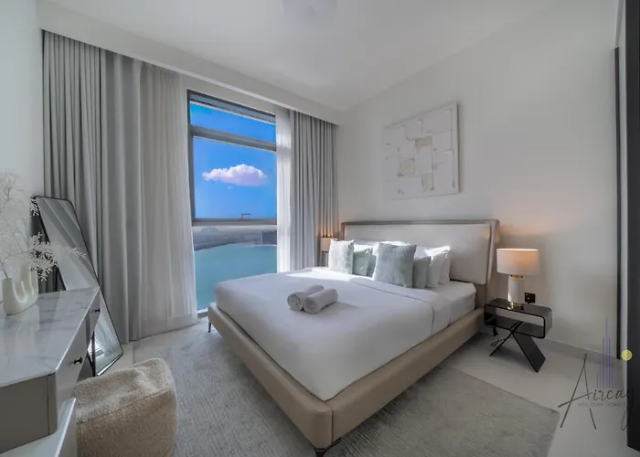 High Floor Beachfront 1Br W Sunset & Sea View!