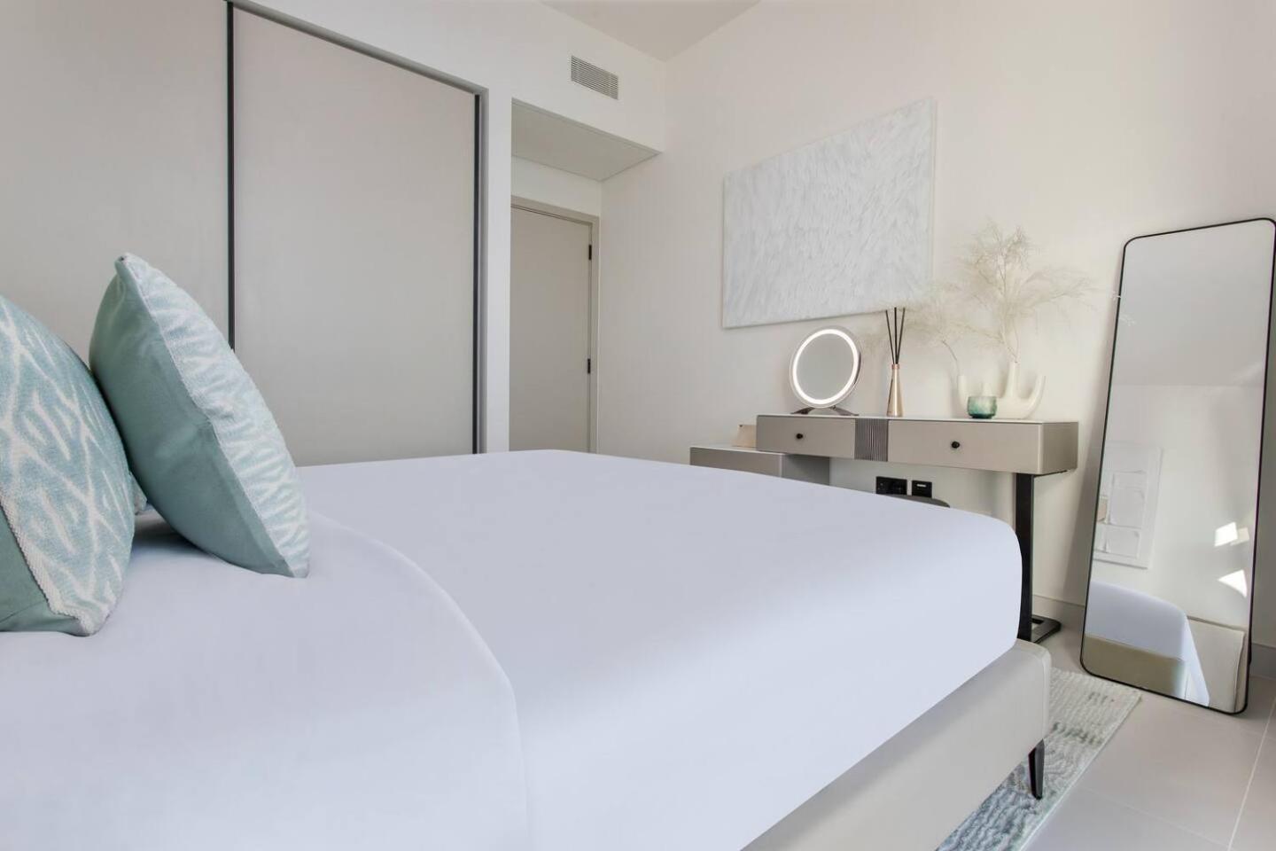 High Floor Beachfront 1br W Sunset & Sea View! Dubaï